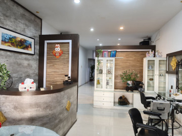 DIJUAL RUKO FULL KERAMIK 3 1/2 LANTAI DI JL RIAU IV - PEKANBARU