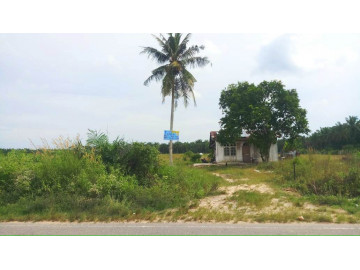 Dijual sebidang tanah di Garuda Sakti Km19