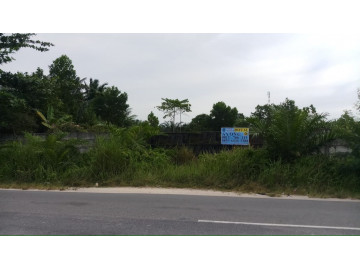 Dijual sebidang tanah di Garuda Sakti KM8,5