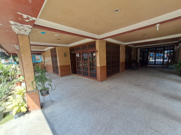 DIJUAL TANAH + BANGUNAN LOKASI JL. PEPAYA - PEKANBARU