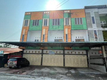 Disewakan Ruko 3lt Full Keramik Lokasi dekat Kantor Polda Gobah - Pekanbaru