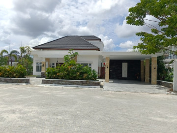 Dijual Rumah Bulatan cluster mewah dengan kolam renang pribadi lokasi Jl. Parit Indah - Pekanbaru
