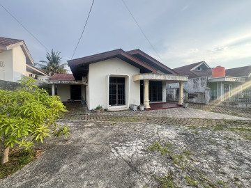 DIJUAL RUMAH BULATAN JL CEMARA DEKAT KEHARAPAN RAYA