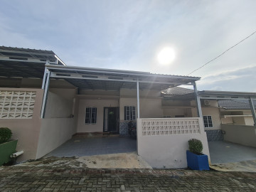 Di Jual 1 unit rumah cluster siap huni lokasi Jalan Perkasa Tenayan Raya Tengah kota Pekanbaru