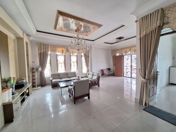 DIJUAL RUMAH BULATAN MEWAH FULL FURNISH DAN RUMAH KONTRAKAN SIAP HUNI DI BELAKANG,  LOKASI DEKAT JL.DURIAN - PEKANBARU