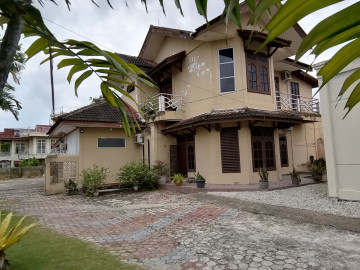 Dijual Rumah Tinggal, Lokasi Bukit Raya Sp. Tiga