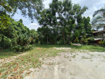 DIJUAL SEBIDANG TANAH LOKASI JALAN KAHARUDIN NASUTION PEKANBARU RIAU
