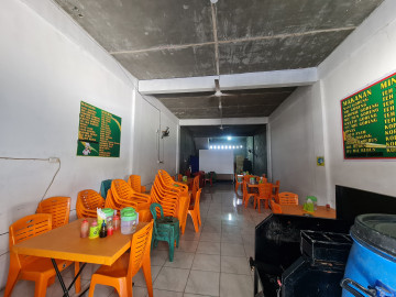 Di jual 1 unit ruko 2 lantai tepi jalan Umban Sari Palas tengah kota Pekanbaru