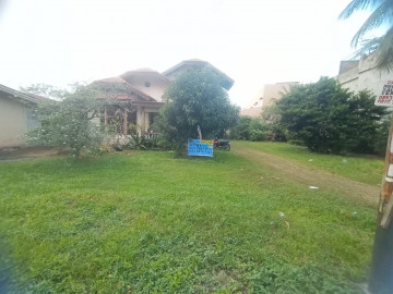 Dijual Tanah dan Rumah 2 Lantai Cantik di Jl Keliling Bukit Barisan