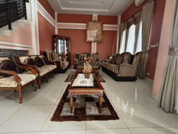 DIJUAL RUMAH BULATAN MEWAH LOKASI JALAN KARTAMA PEKANBARU RIAU
