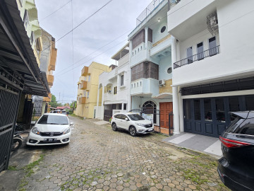 DIJUAL/DISEWAKAN  RUMAH 3,5 LT SIAP HUNI DI JL.KUANTAN RAYA-PEKANBARU