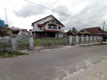 Dijual Rumah Bulatan 2lt & Tanah Luas, tengah kota, tepi jalan besar JL.Kuantan - Pekanbaru