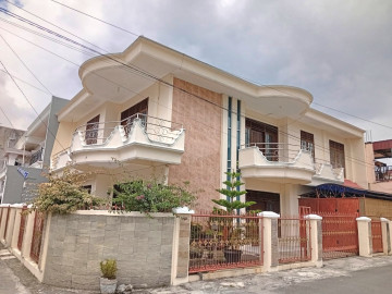 DIJUAL RUMAH 2 LANTAI DALAM PERUMAHAN MEWAH LOKASI BUKIT TINGGI - SUMATERA BARAT