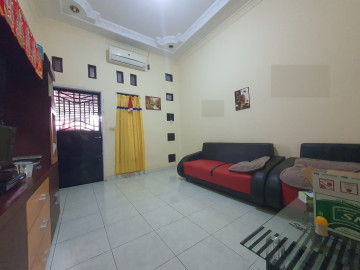 DIJUAL RUMAH SEMI FURNISHED LOKASI SENAPELAN