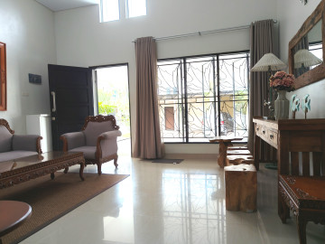 DIJUAL RUMAH CLUSTER FULL FURNISHED LOKASI JALAN SATRIA PEKANBARU RIAU