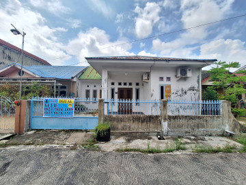 DIJUAL RUMAH DALAM KOMPLEK RAMAI LOKASI JL.BUKIT BARISAN - PEKANBARU