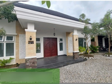 Dijual Rumah Cluster Baru 1.5 Lantai Konsep Bali Di Parit Indah