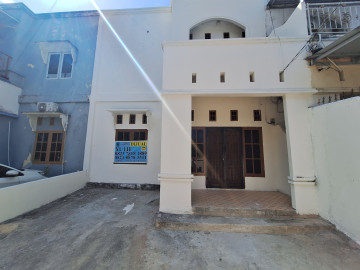 DIJUAL RUMAH 2 LANTAI SIAP HUNI DI KOMPLEK GRAHA HANGTUAH JL.PERKASA-PEKANBARU