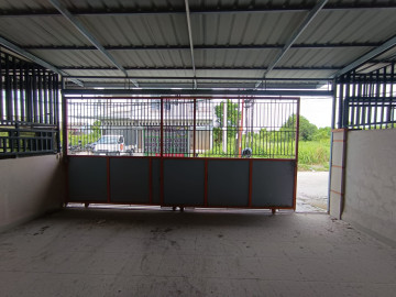 DI JUAL RUMAH 2 LANTAI JL RIAU UJUNG