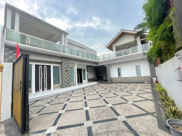 DIJUAL RUMAH CLUSTER BULATAN SEMI FURNISHED LOKASI DEKAT SOEBRANTAS PANAM