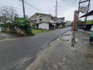 DIJUAL DAN DISEWAKAN RUKO 3 LT KONDISI KOSONG DI JL.KEMUNING-PEKANBARU