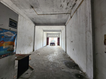 Dijual / Disewakan Ruko 3lt lokasi di tepi jalan besar Jl. HR. Soebrantas / Panam - Pekanbaru