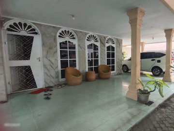 DIJUAL RUMAH BULATAN LUAS DEKAT JL. SUTOMO - PEKANBARU
