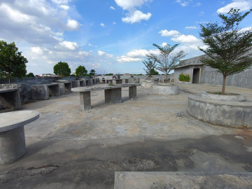 Dijual / Disewakan Ruko 2LT Gandeng 3 Unit di Jl. Paus