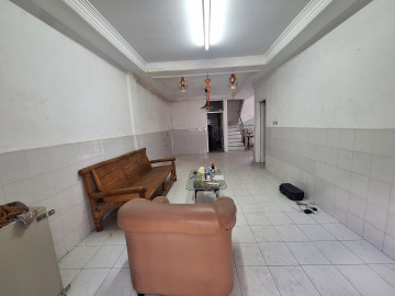 DIJUAL RUMAH 2 LANTAI DI PERUMAHAN DEKAT MALL CIPUTRA/JL.RIAU-PEKANBARU