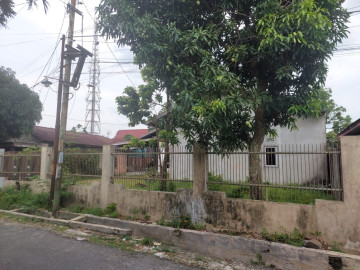 DIJUAL TANAH BESERTA BANGUNAN DI TENGAH KOTA DEKAT JL.KULIM