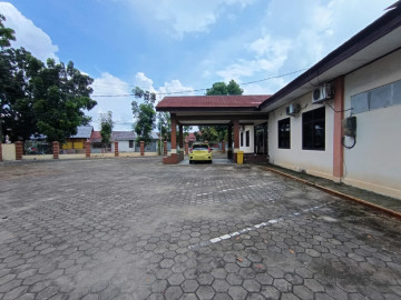Disewa Rumah Besar Tanah luas dekat Jalan Harapan Raya