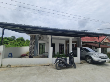 DIJUAL 1 UNIT RUMAH CLUSTER SIAP HUNI LOKASI DEKAT JALAN SATRIA KOMPLEK HANGTUAH PERMAI