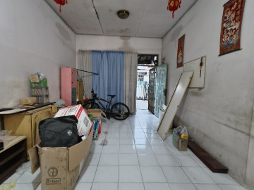 DIJUAL RUMAH TINGGAL LOKASI TENGAH KOTA DEKAT JALAN RIAU