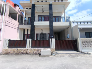 DI JUAL RUMAH 2 LANTAI JL TENGKU BEY