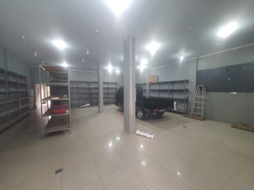 Disewakan Ruko Gandeng 2 Unit di Jl. Garuda Sakti KM 1.5
