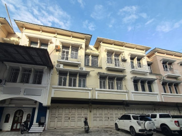 Dijual 2 Unit Ruko (Gandeng) di Komplek Perukoan Jl. Tuanku Tambusai