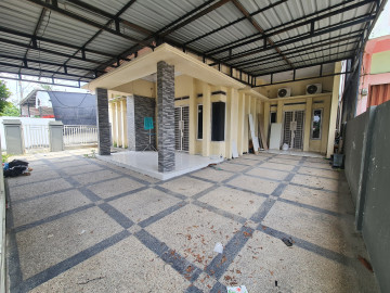 Di Jual 1 unit rumah bulatan tepi Jalan Lokasi Jalan Umban Sari Atas / Rumbai tengah kota Pekanbaru