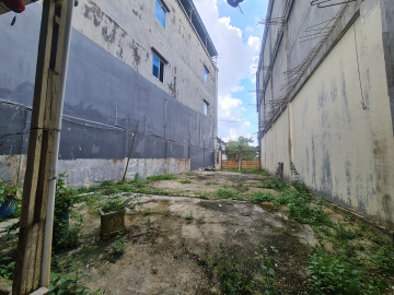 Di jual tanah dan bangunan tepi Jalan Besar Arifin Ahmad tengah kota Pekanbaru