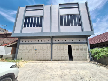DISEWAKAN RUKO GANDENG 2 LT DALAM KOTA LOKASI DEKAT JL. JENDRAL - PEKANBARU