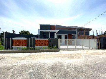 Dijual rumah mewah tengah kota dan siap huni di Jl. Rawa Mangun - Pekanbaru