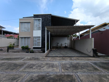 DI JUAL RUMAH JL SAKUNTALA