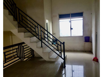 DISEWAKAN RUKO 3LT KERAMIK Jl HARAPAN RAYA
