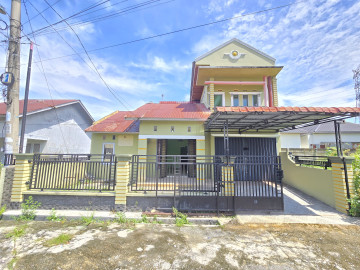DIJUAL RUMAH 2 LANTAI SIAP HUNI DI PERUMAHAN LOKASI JALAN UKA/GARUDA SAKTI-PEKANBARU