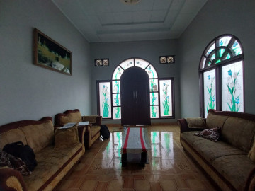 DIJUAL MURAH !!! RUMAH BULATAN DENGAN TANAH YANG SANGAT LUAS LOKASI JL. SUMBER SARI
