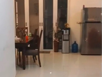 Dijual Rumah Cluster Mewah 2,5 Lantai dI Jalan Cemara Kipas