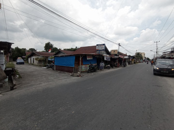Dijual Tanah Keras + Bangunan 4 Unit, tengah kota, Lokasi Dekat JL.Nangka / JL.Tuanku Tambusai - Pekanbaru