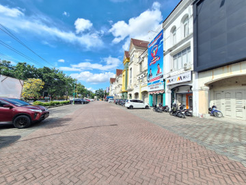 DIJUAL RUKO 3 LANTAI LOKASI PERKANTORAN DI JL.SUDIRMAN-PEKANBARU