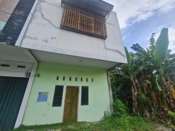 Dijual 1 unit rumah 2 lantai lokasi Jalan Nangka tengah kota Pekanbaru