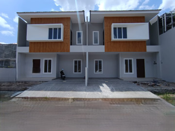 DI JUAL RUMAH 2 LANTAI  CLUSTER  JL  PEMUDA