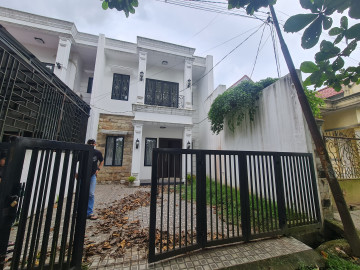 Di jual rumah 2 lantai siap huni jalan Lobak tengah kota Pekanbaru